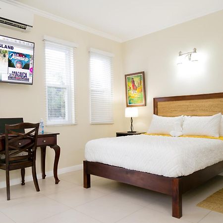 Chic Haven Studio In Кингстон Экстерьер фото